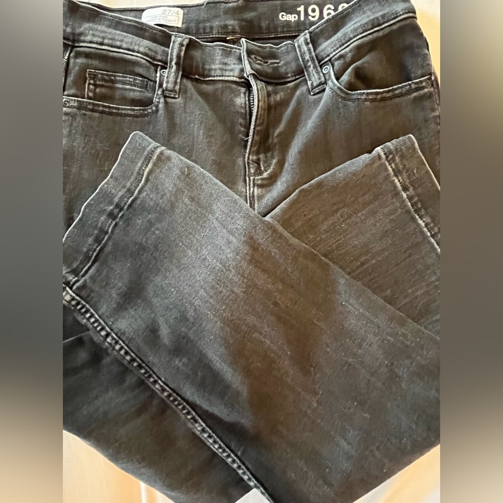 Gap High Rise Cropped Jean - Picture 5 of 9